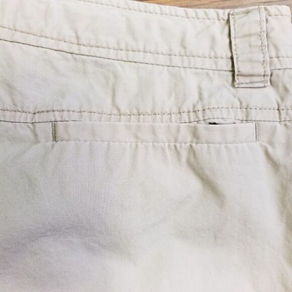 Old Navy crop shorts closes on side mid-rise 4 - Picture 7 of 7